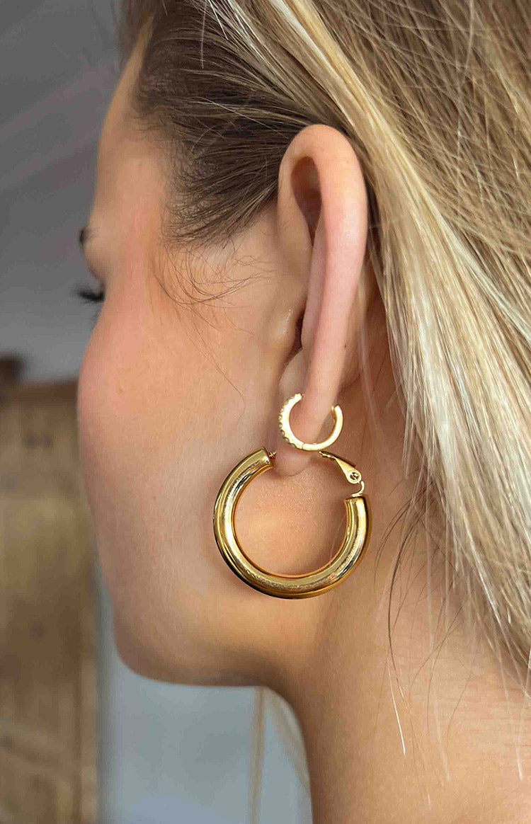 Mateo Gold Hoop Earrings Image